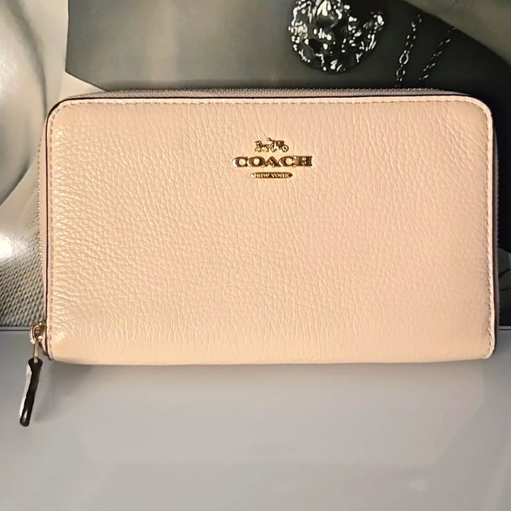 NWOT Coach Wallet.
